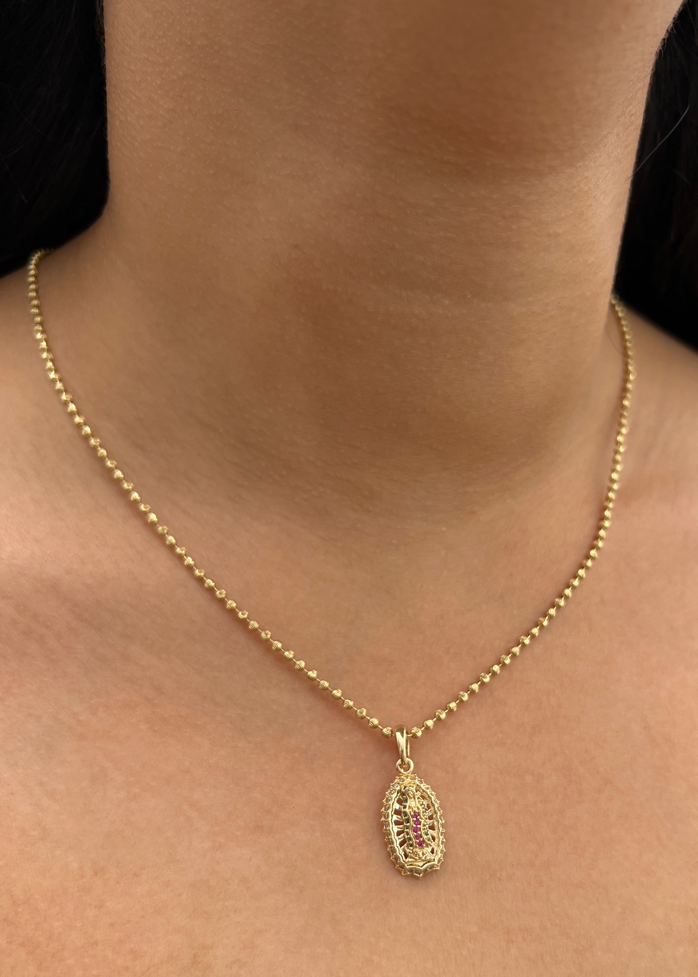 Dije Virgen de Guadalupe con Swarovski 2.55gr / 2.5cm / 11mm — Oro Amarillo