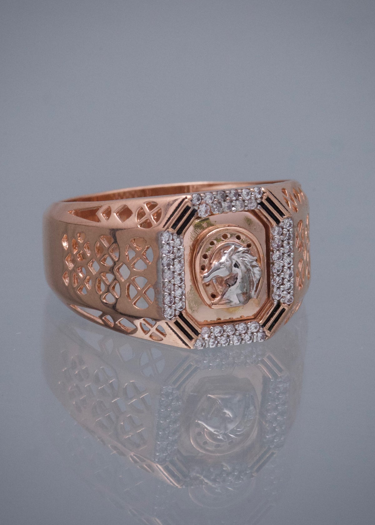 Anillo Caballo con Swarovski Blanco 8.15gr / Talla 11 3/4 — Oro Rosado