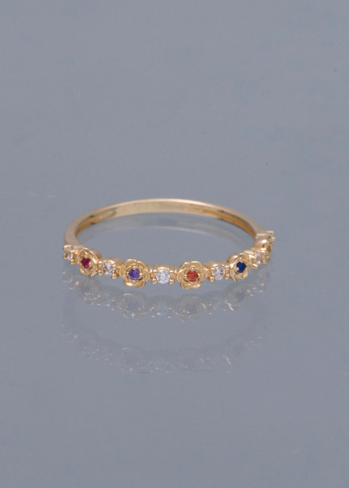 Anillo con Swarovski Multicolor 1.25gr / Talla 5 3/4 — Oro Amarillo