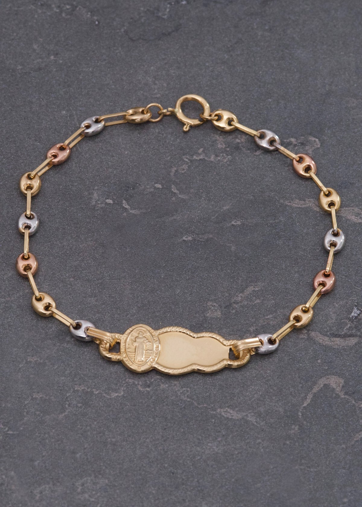 Pulso Bebe con Placa San Benito 1.8gr / 14.5cm / 8.5mm — Tres Oros