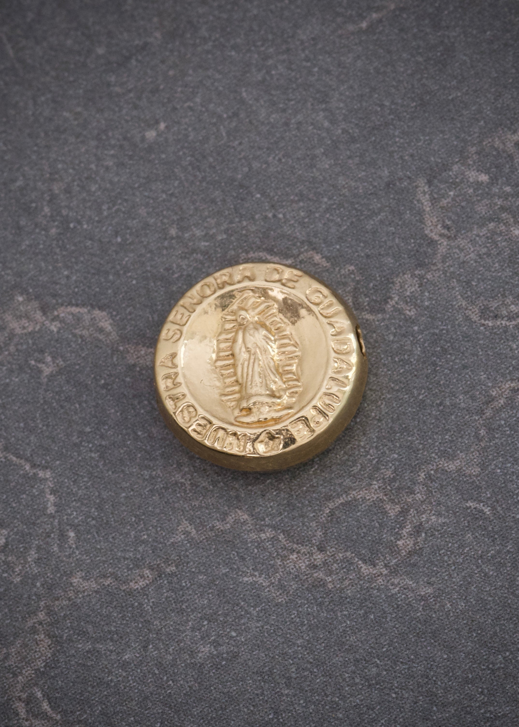 Herraje virgen de guadalupe 0.45gr / Largo 1cm / Oro Amarillo Nac B