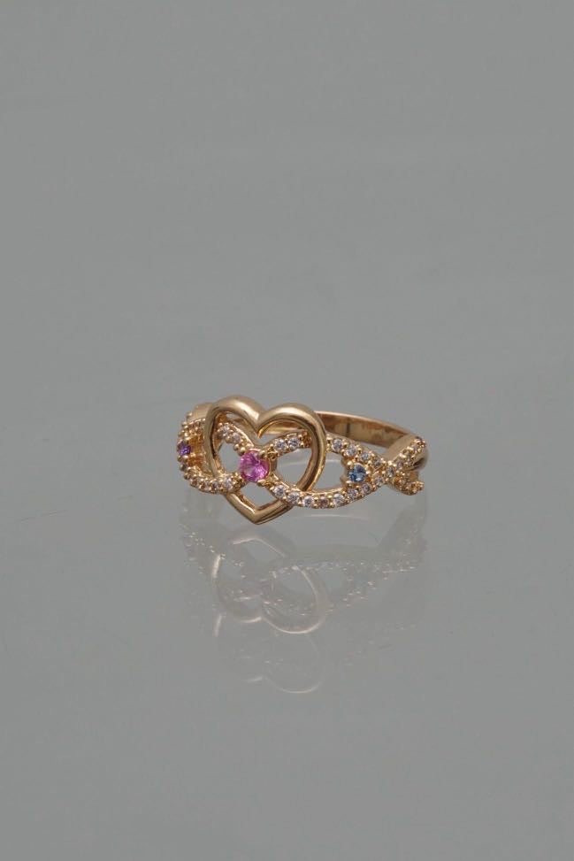 Anillo corazon con swarovski 3.25gr / Talla 7 1/4 — Oro Amarillo