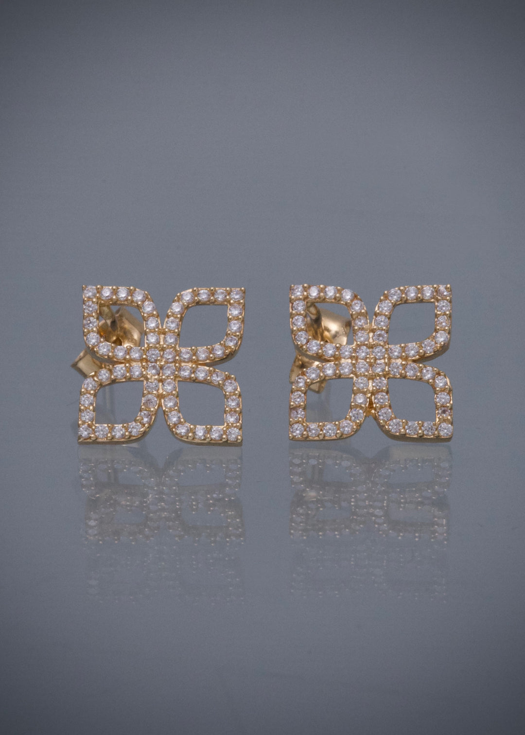Topos flor con swarovski blanco 2.5gr / Largo 1.6cm — Oro Amarillo