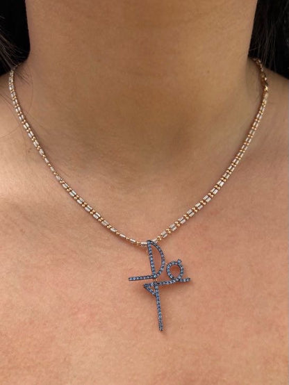 Dije fe con swarovski azul 2.8gr / Largo 3.7cm / Oro Rosado Nac P