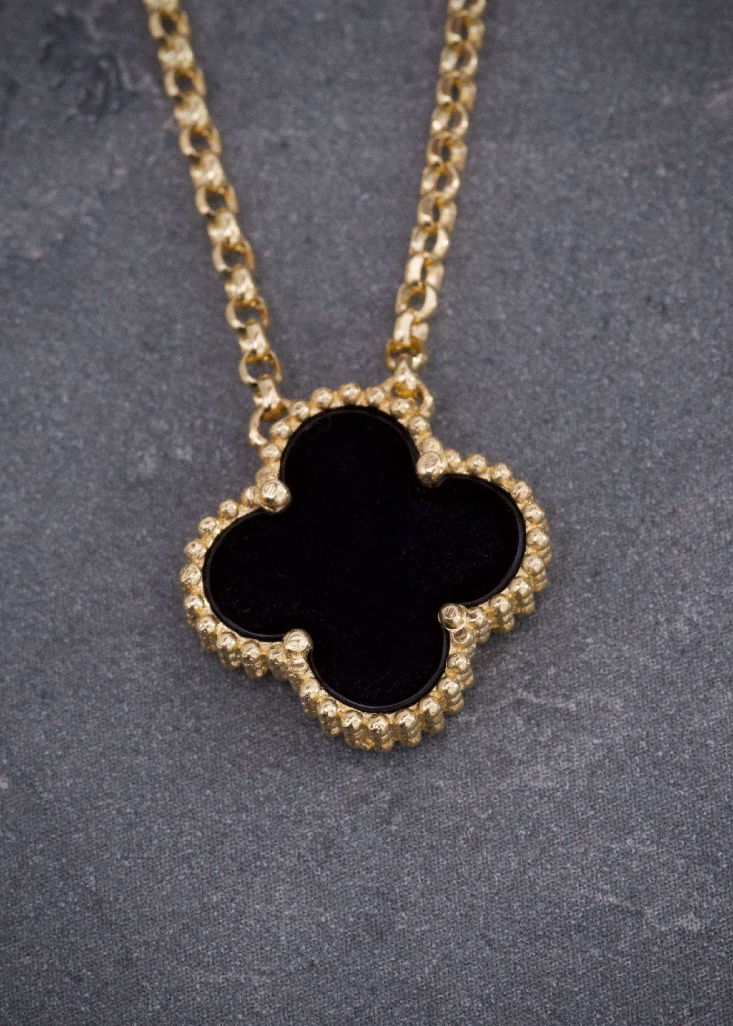 Cadena lucky clover piedra negra 4gr / Largo 50cm / Oro Amarillo italy cte M