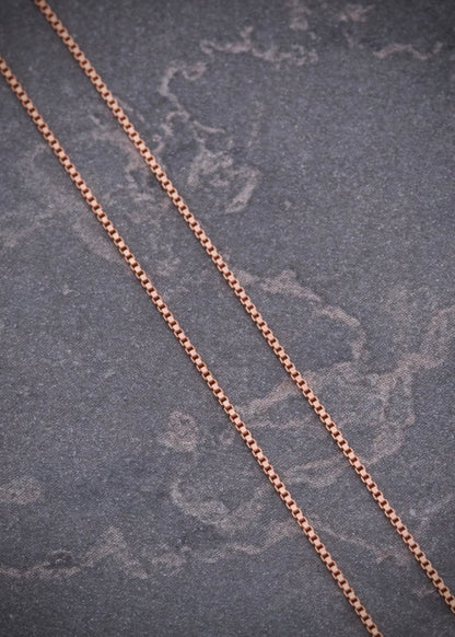 Cadena Veneciana 1.3gr / 50cm / 0.6mm — Oro Rosado