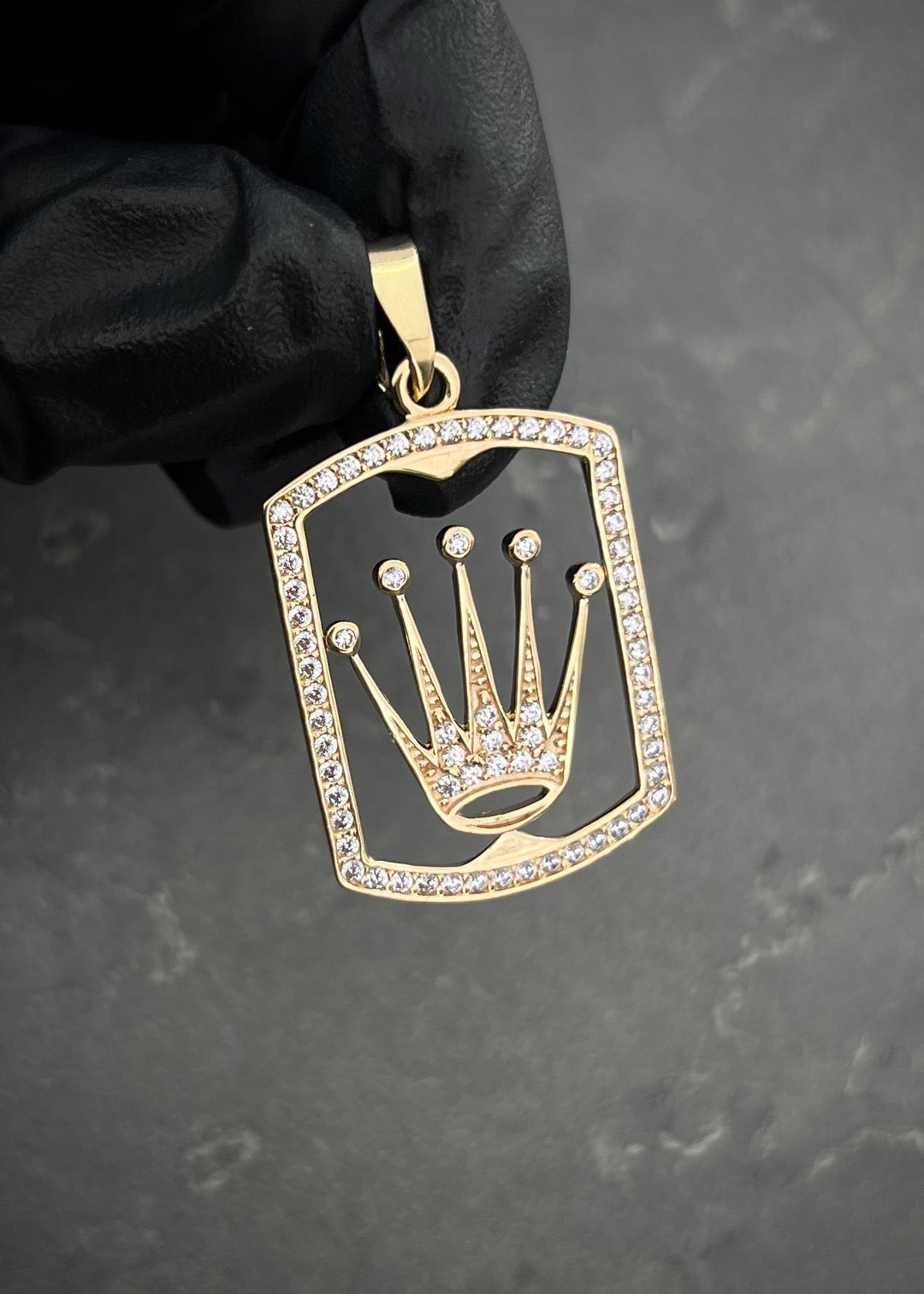 Dije rx con swarovski blanco 4.1gr / Largo 3.7cm — Oro Amarillo