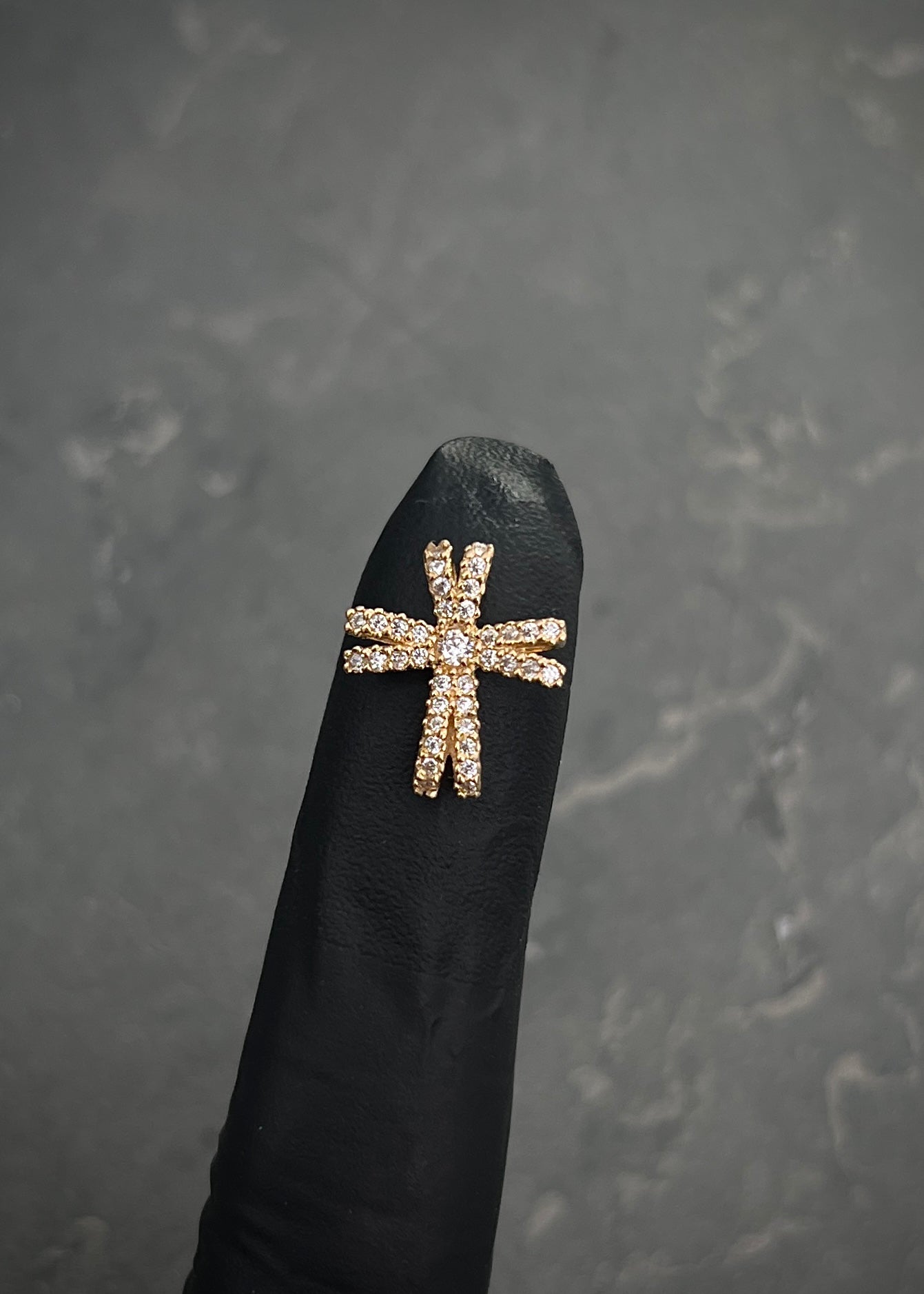 Dije cruz conswarovski blanco 1gr / Largo 1.9cm / Oro Amarillo Nac B