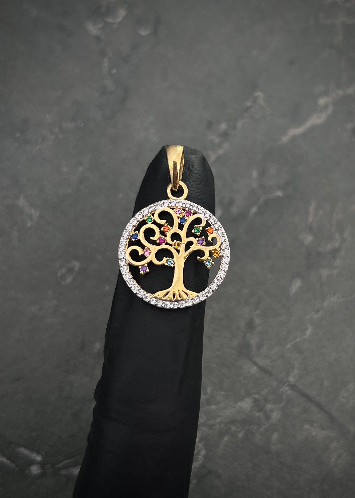 Dije arbol de la vida con swarovski multicolor 2.2gr / Largo 2.7cm / Oro Amarillo Nac B