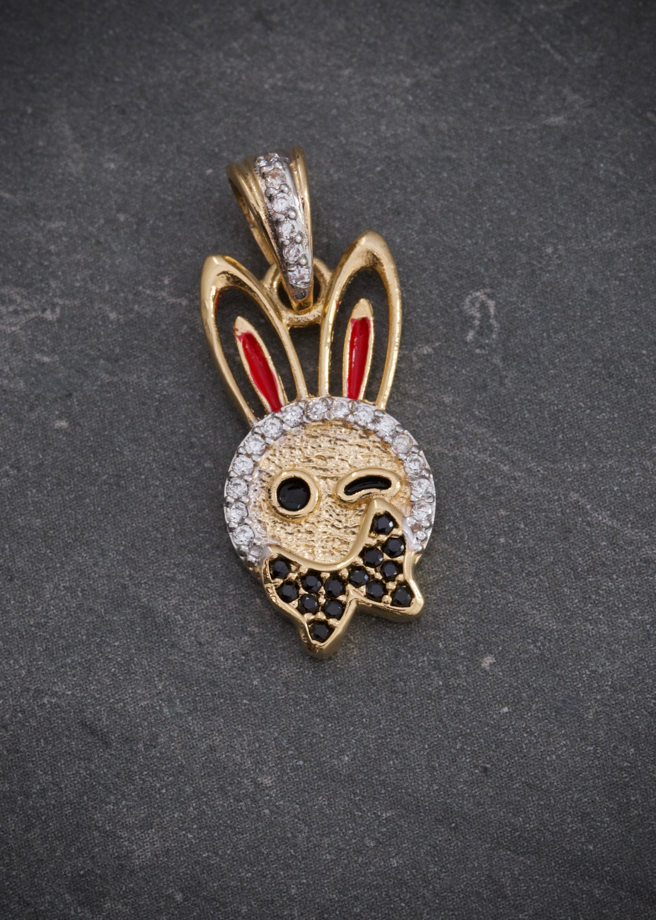 Dije conejo con swarovski blanco y negro 2.5gr / Largo 2.5cm / Oro Amarillo Nac B