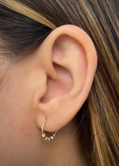 Candongas con bolas diamantadas 0.9gr / Largo 1.2cm / Tres Oros Nac M