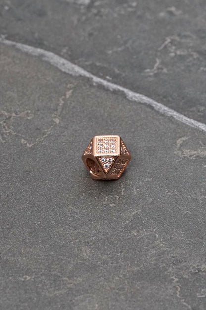 Herraje triangular con swarovski blanco 1.9gr / Largo 0.7cm / Oro Rosado Nac B