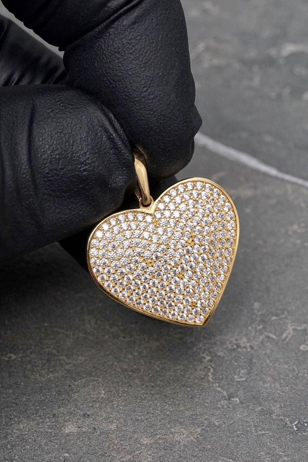 Dije corazon con swarovski blanco 3.05gr / Largo 2.6cm — Oro Amarillo