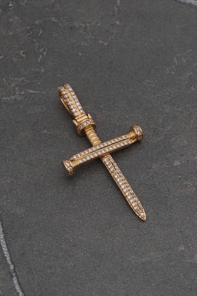 Dije cruz clavo con swarovski blanco 4.1gr / Largo 4.6cm / Oro Amarillo Nac P