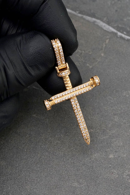 Dije cruz clavo con swarovski blanco 4.1gr / Largo 4.6cm / Oro Amarillo Nac P
