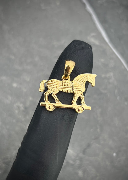 Dije caballo 3.9gr / Largo 1.7cm / Oro Amarillo Nac M