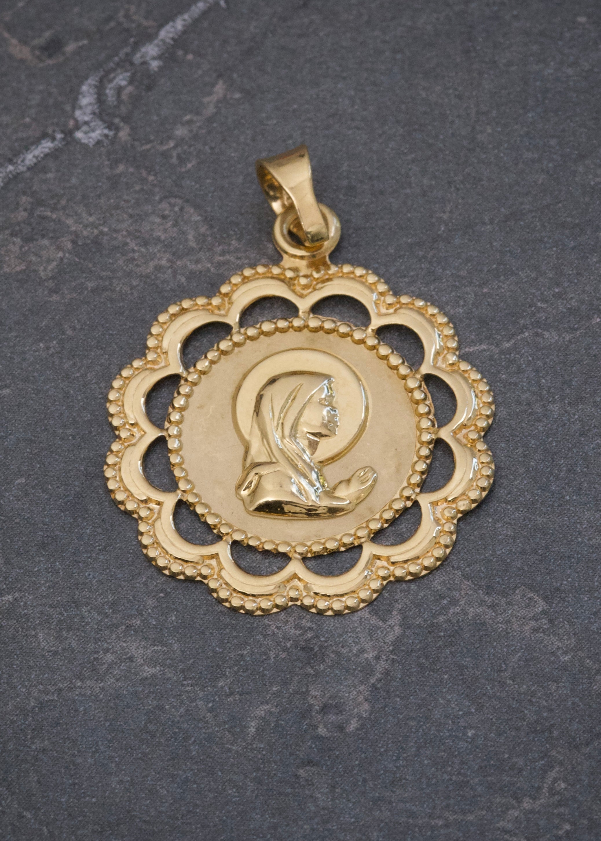 Dije Virgen 1.5gr / 3cm / 22.5mm — Oro Amarillo