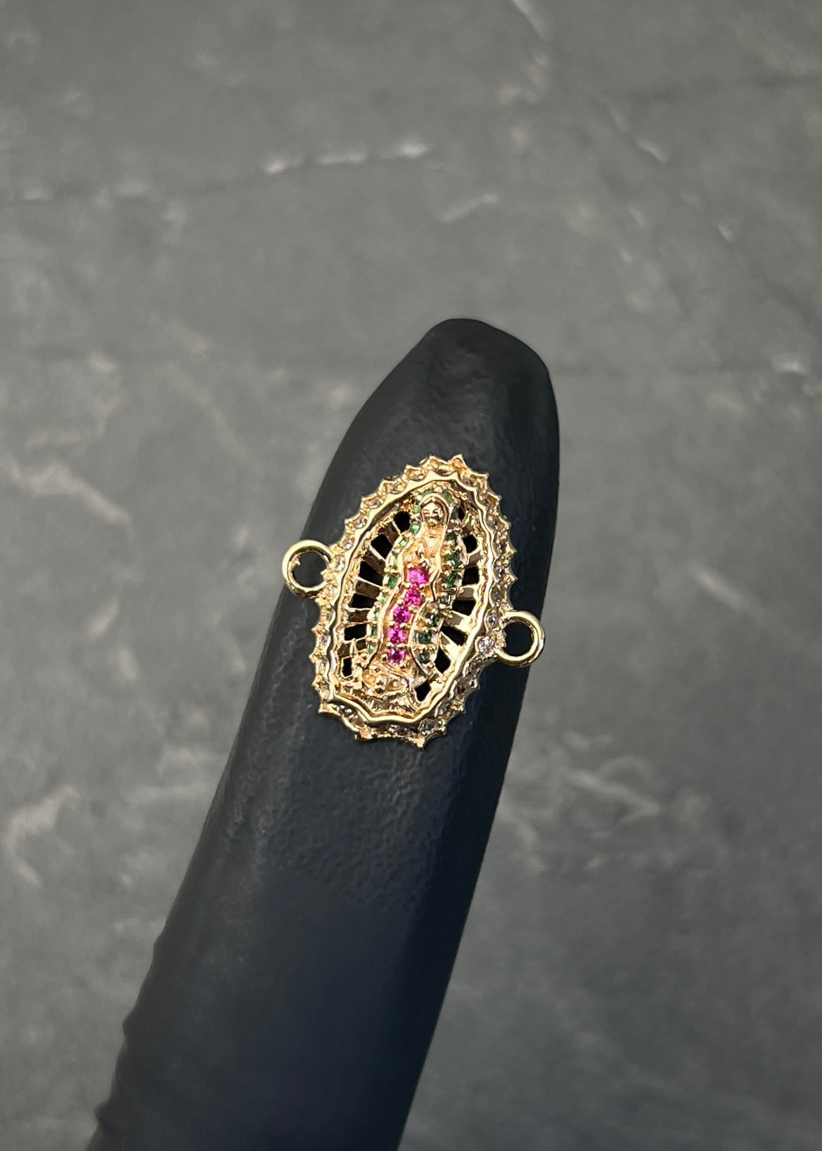 Herraje Virgen de Guadalupe con Swarovski 2.2gr / 1.5cm / 17mm — Oro Amarillo