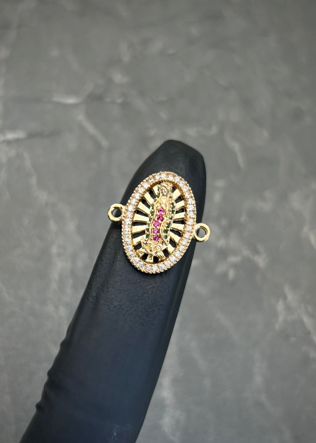 Herraje Virgen de Guadalupe con Swarovski 2.2gr / 1.7cm / 17mm — Oro Amarillo