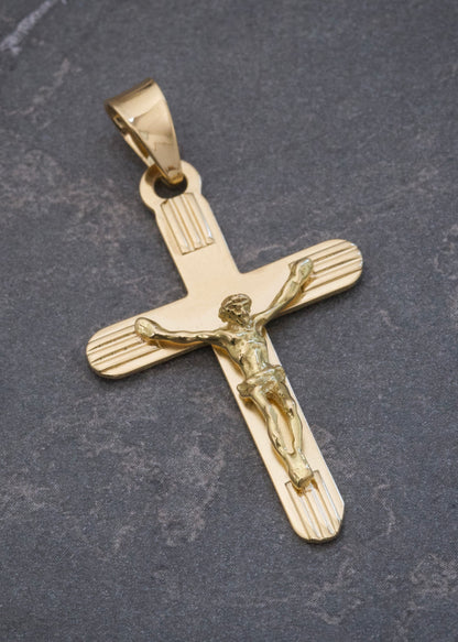 Dije Cristo 3.75gr / 4cm / 22.5mm — Oro Amarillo