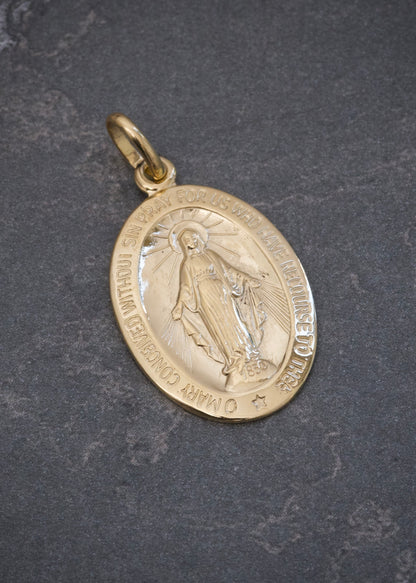 Dije Virgen de la Milagrosa 4.1gr / 3cm / 16.2mm — Oro Amarillo