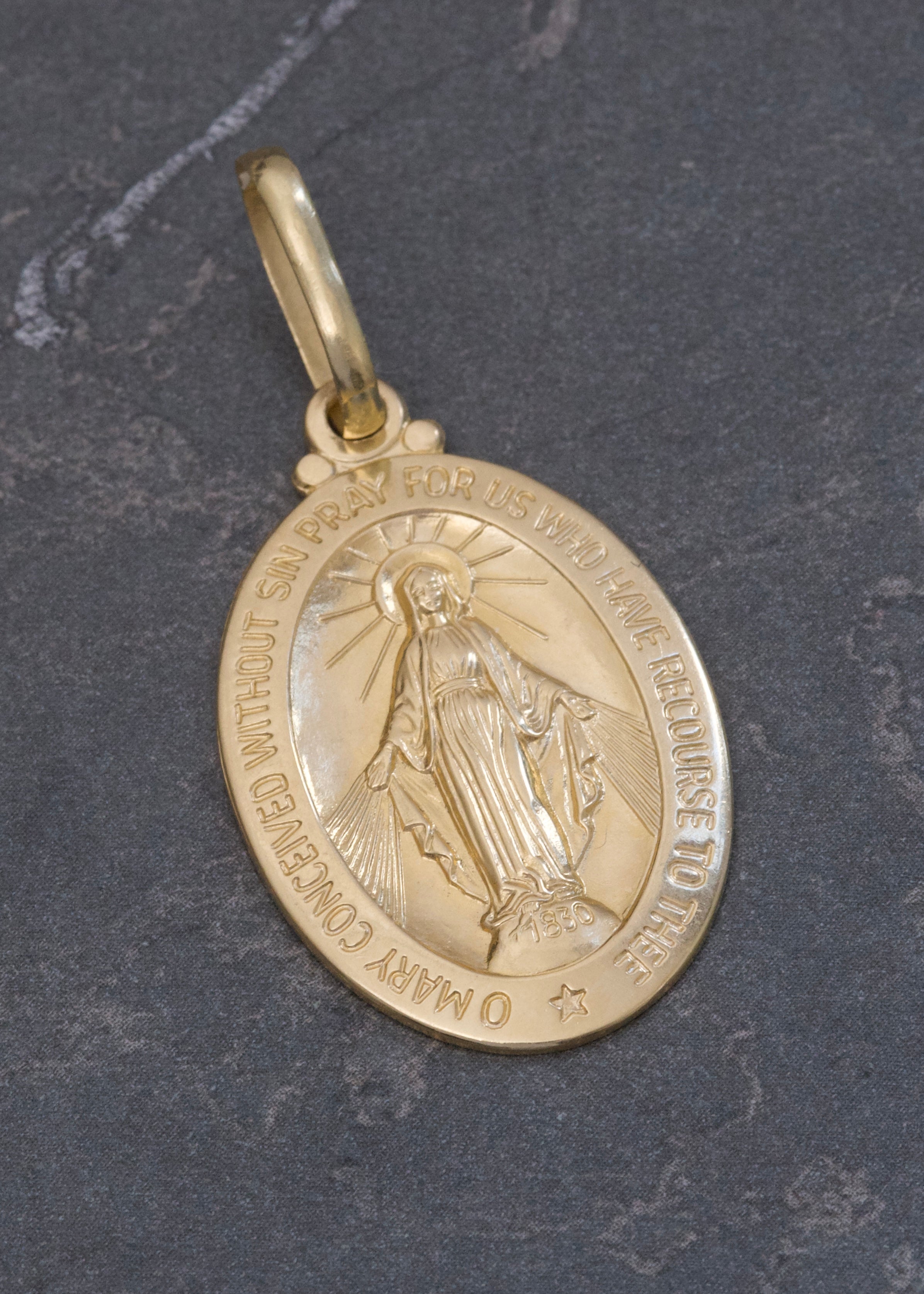 Dije Virgen De la Milagrosa 7.5gr / 4.5cm / 21.4mm — Oro Amarillo