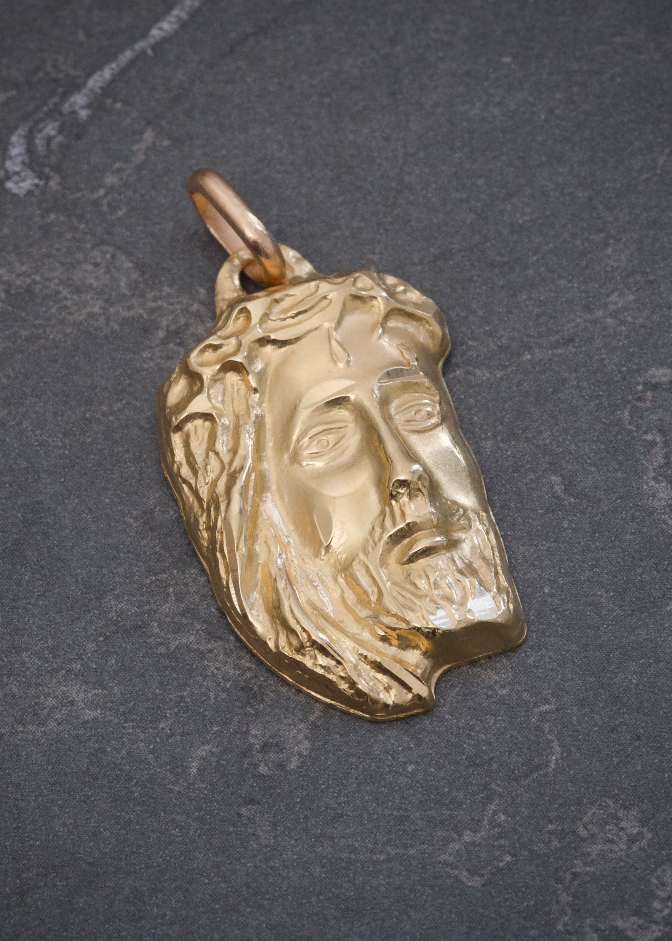 Dije Rostro de Jesus 2.8gr / 3.1cm / 15mm — Oro Amarillo