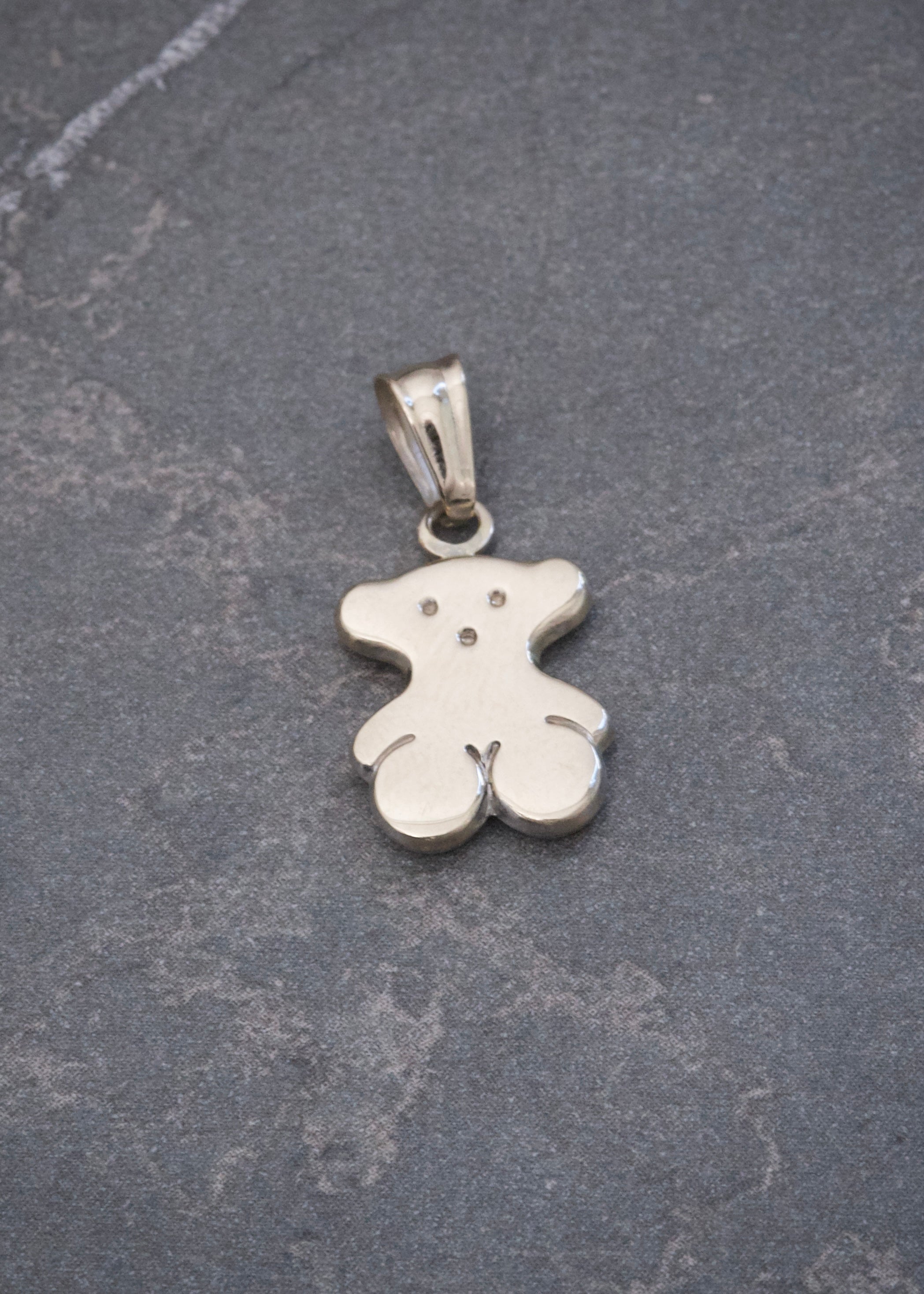 Dije Oso Th 0.9gr / 2cm / 10.1mm — Oro Blanco