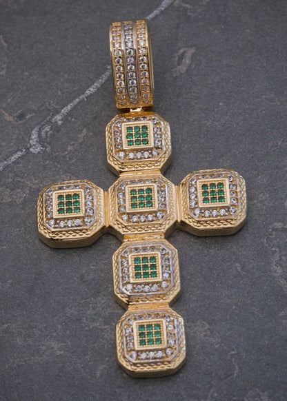 Dije Cruz con Swarovski Verde y Blanco 14.65gr / 6cm / 32.5mm — Oro Amarillo