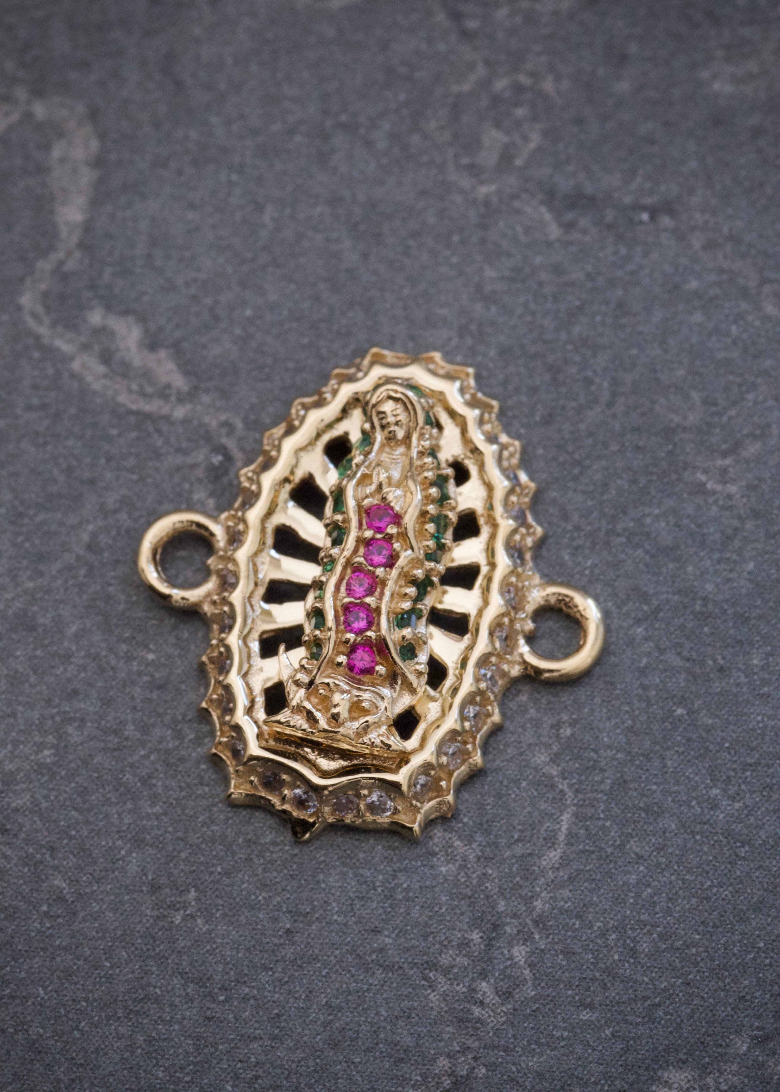 Herraje Virgen de Guadalupe con Swarovski 2.2gr / 1.5cm / 17mm — Oro Amarillo