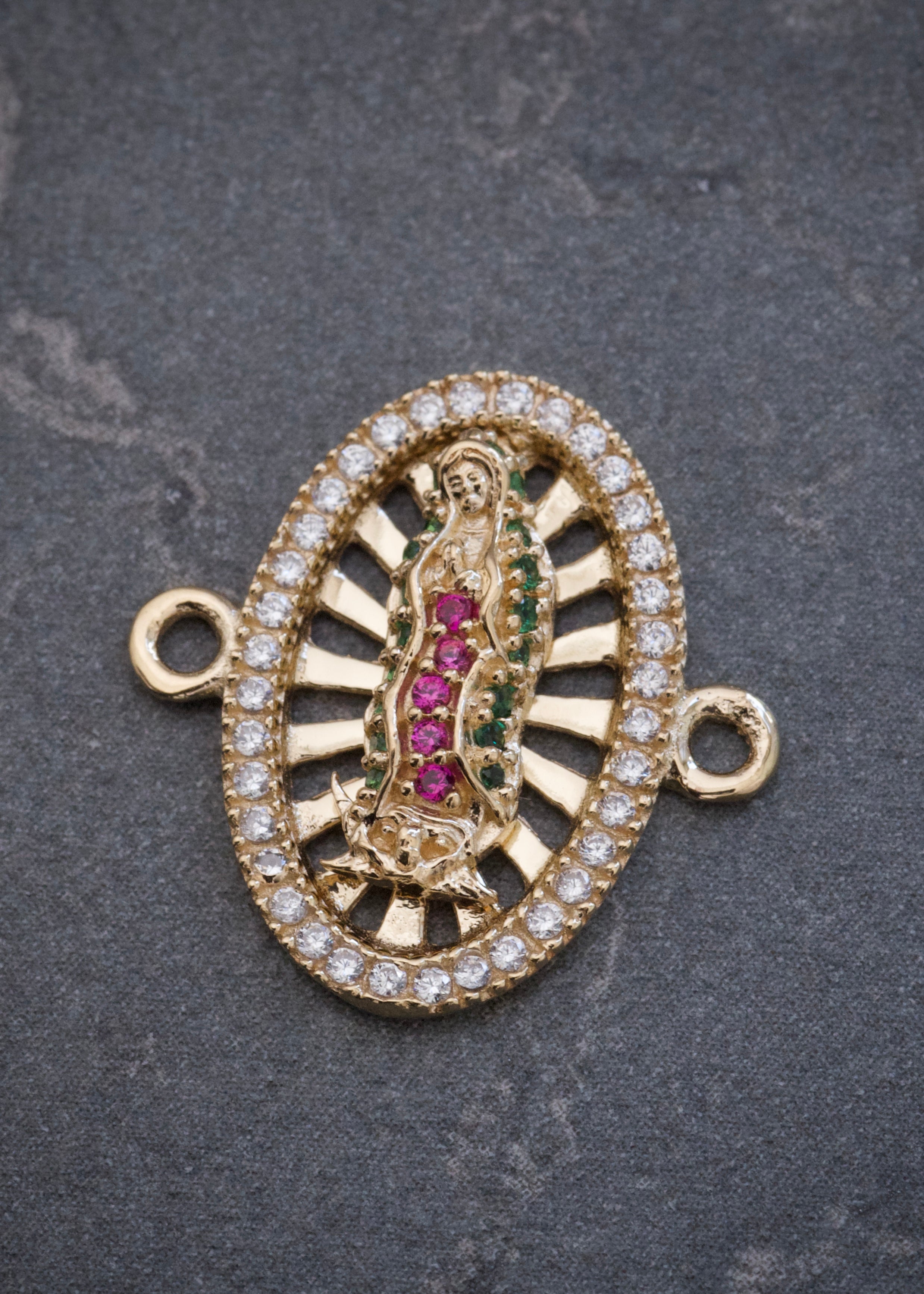 Herraje Virgen de Guadalupe con Swarovski 2.2gr / 1.7cm / 17mm — Oro Amarillo
