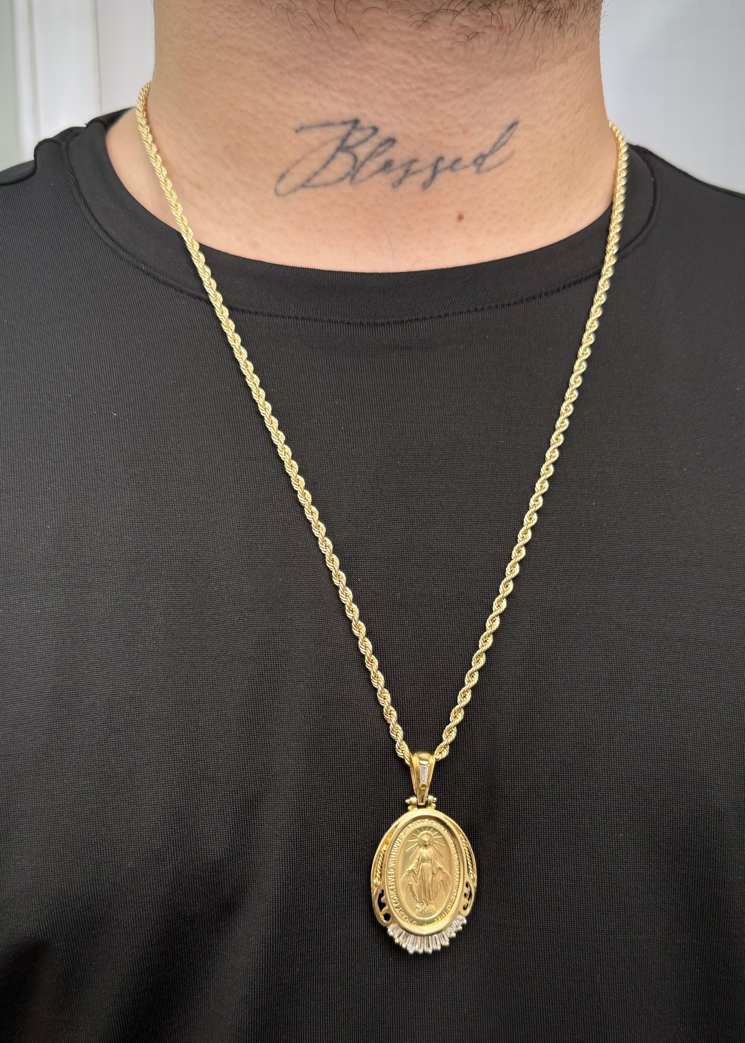 Dije Virgen de la Milagrosa con Swarovski 15.5gr / 5cm / 28mm — Oro Amarillo