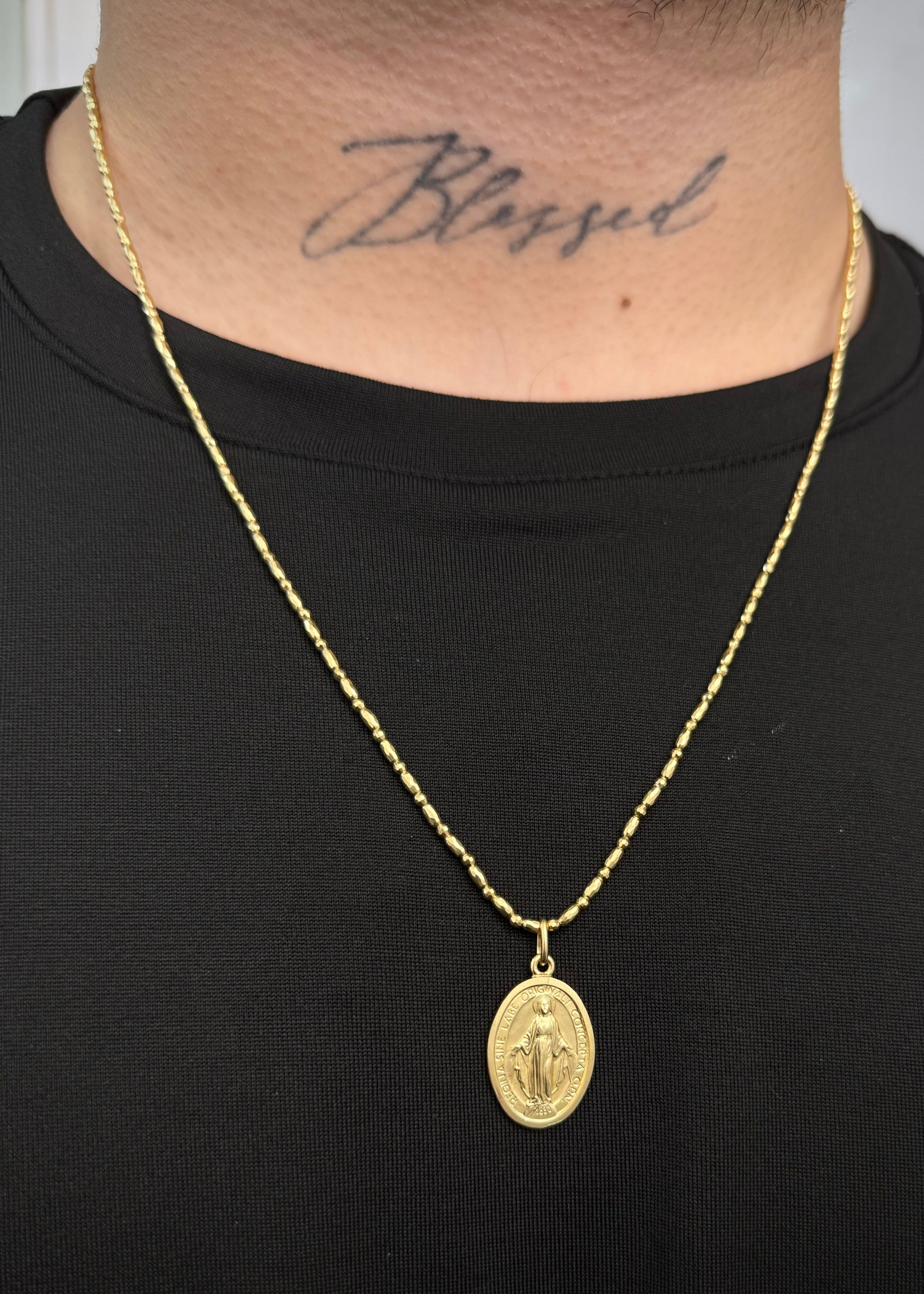 Dije Virgen de la Milagrosa con Swarovski 3.95gr / 2.8cm / 15.5mm — Oro Amarillo