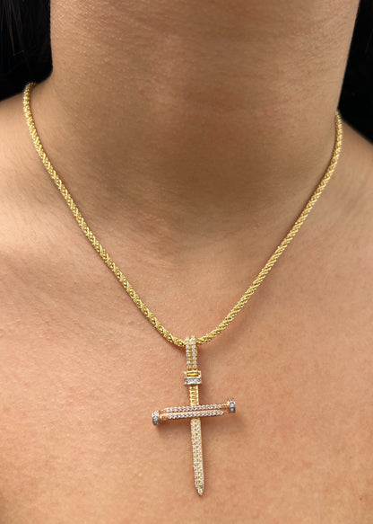 Dije Cruz Clavo con Swarovski Blanco 4.2gr / 4.7cm / 25mm — Dos Oros