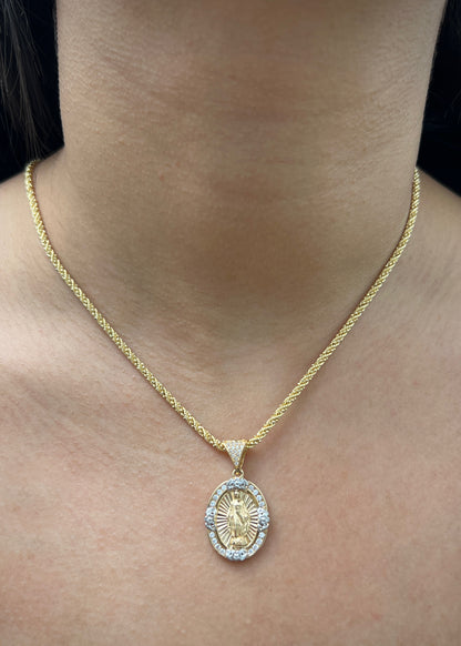 Dije Virgen de la Milagrosa con Swarovski Blanco 5.6gr / 3.1cm / 17mm — Oro Amarillo