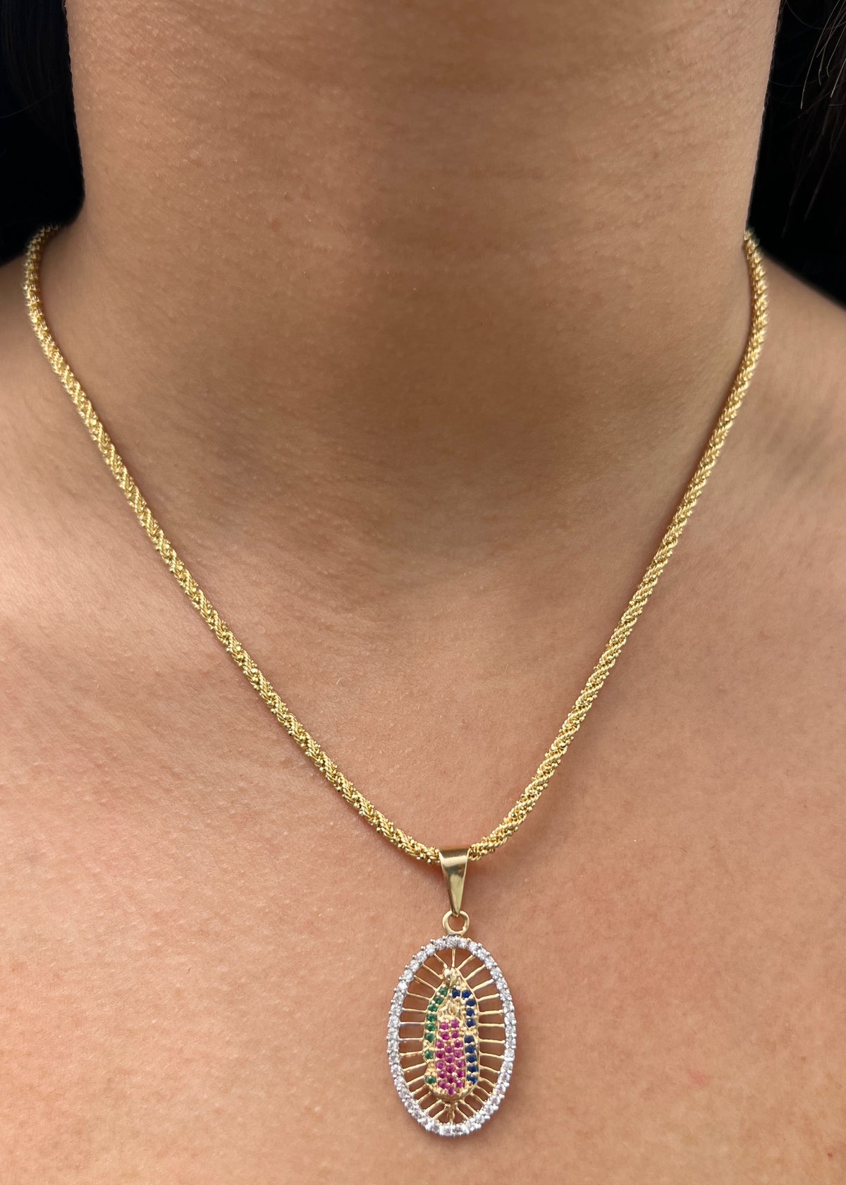 Dije Virgen de Guadalupe con Swarovski 2.6gr / 3.7cm / 17mm — Oro Amarillo