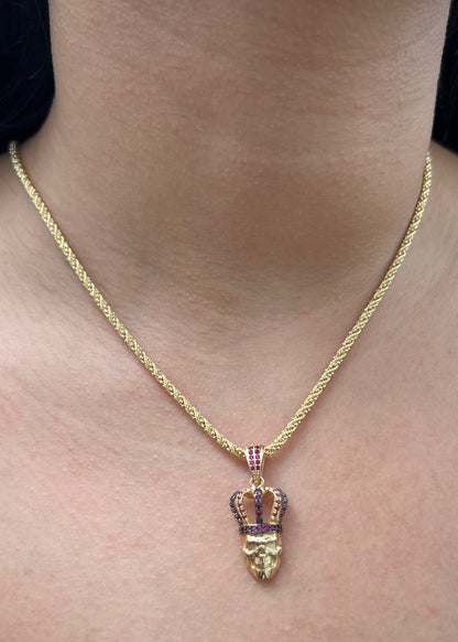 Dije Calavera con Swarovski Fucsia 4.2gr / 3cm / 13mm — Oro Amarillo