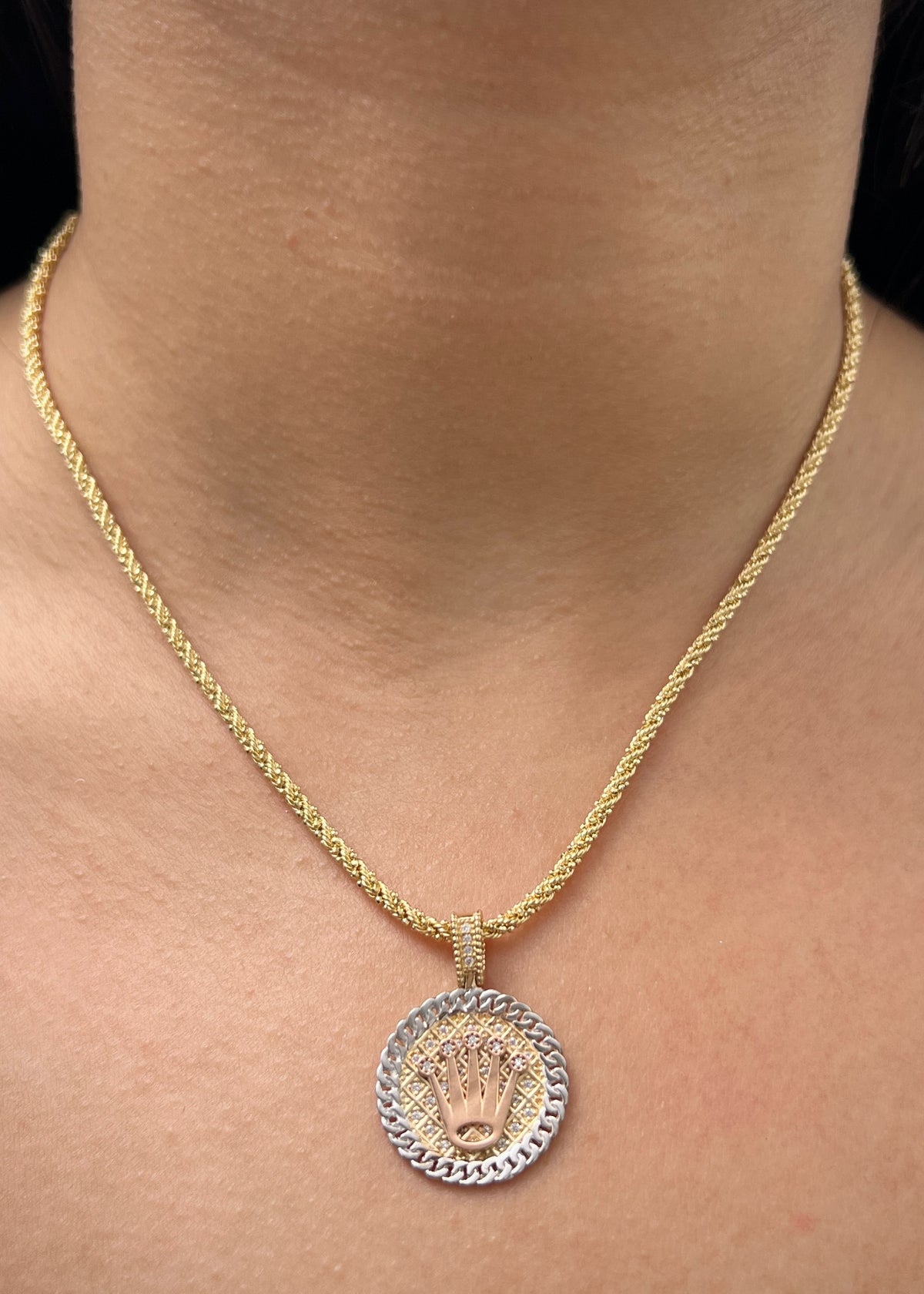 Dije Rx con Swarovski Blanco 5.7gr / 3cm / 21mm — Dos Oros