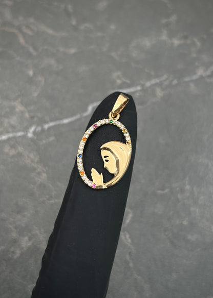 Dije Virgen Maria con Swarovski Multicolor 1.25gr / 2.6cm / 14mm — Oro Amarillo