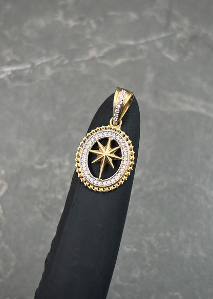 Dije con Swarovski Blanco 2.65gr / 2.7cm / 15mm — Oro Amarillo