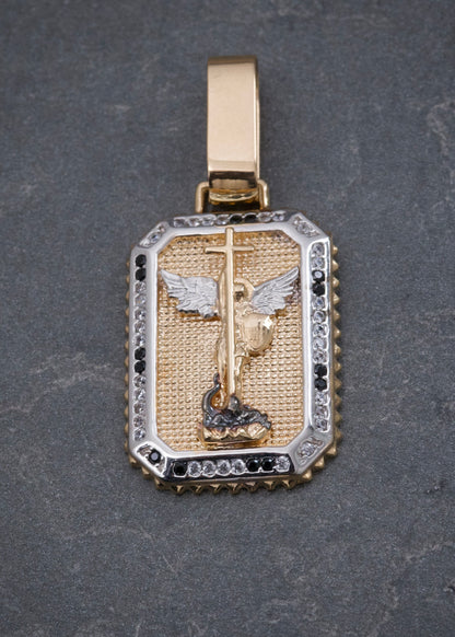 Dije Arcangel San Miguel con Swarovski Blanco y Negro 5.9gr / 4cm / 18mm — Oro Amarillo