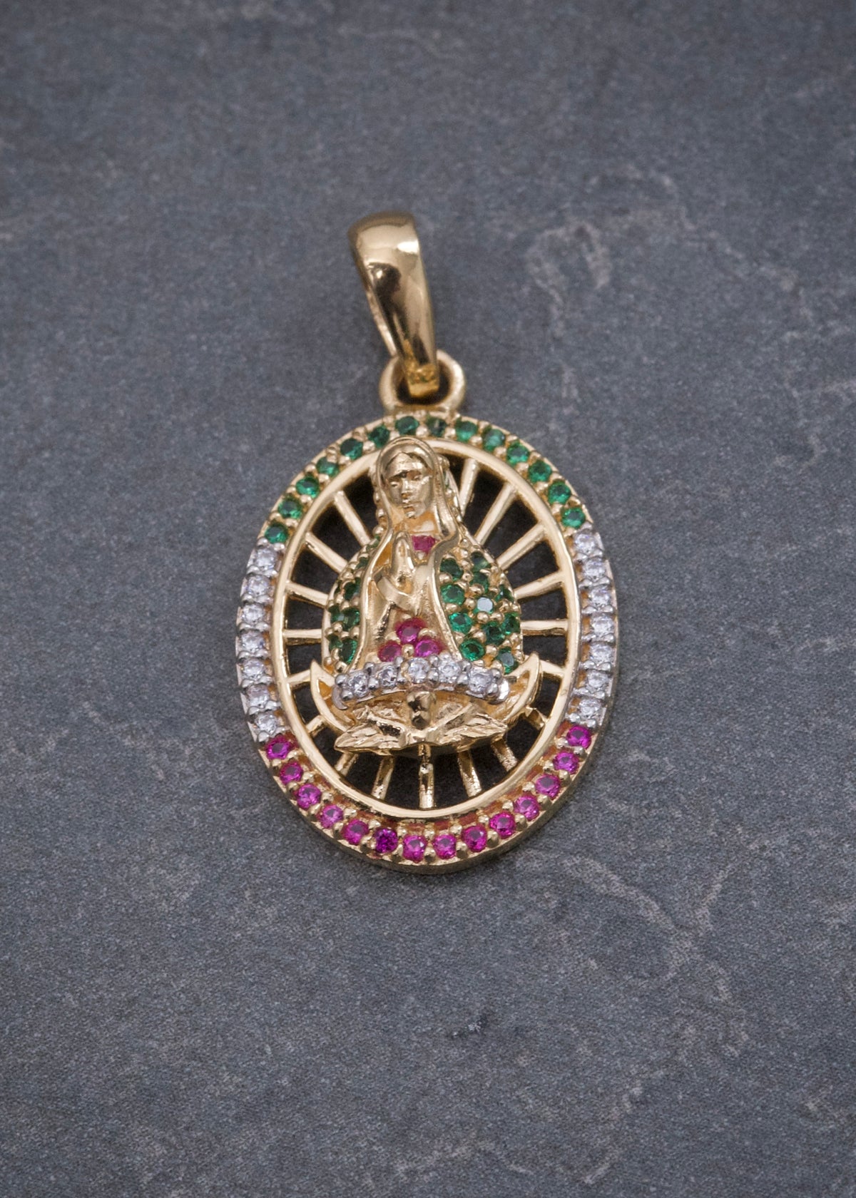 Dije Virgen de Guadalupe con Swarovski 3.85gr / 2.7cm / 15mm — Oro Amarillo