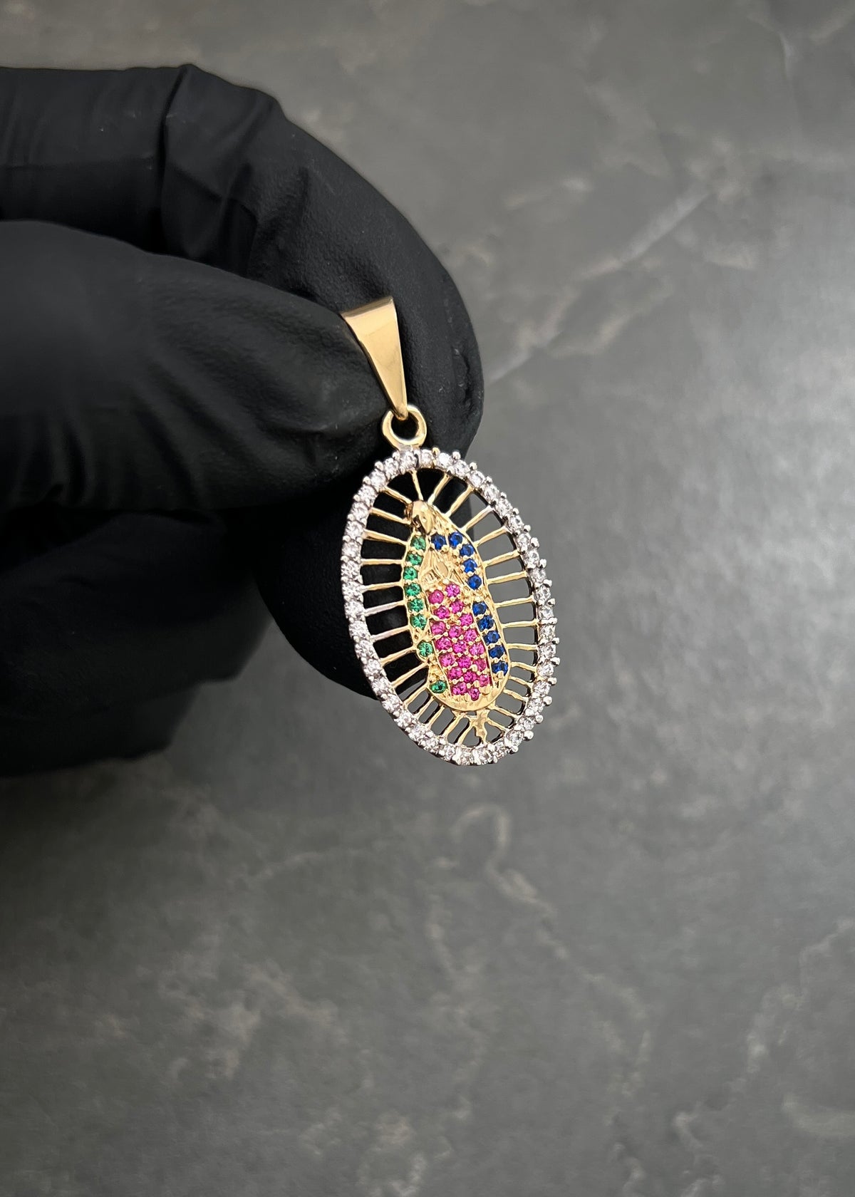 Dije Virgen de Guadalupe con Swarovski 2.6gr / 3.7cm / 17mm — Oro Amarillo
