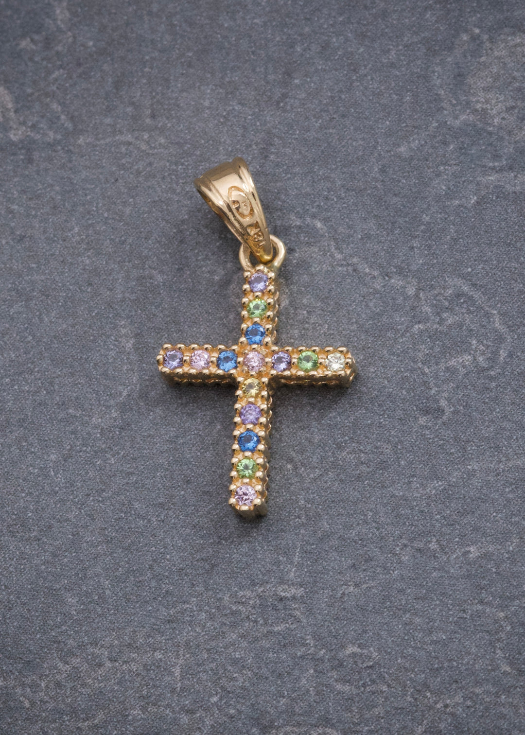 Dije Cruz con Swarovski 1.3gr / 2.1cm / 11mm — Oro Amarillo
