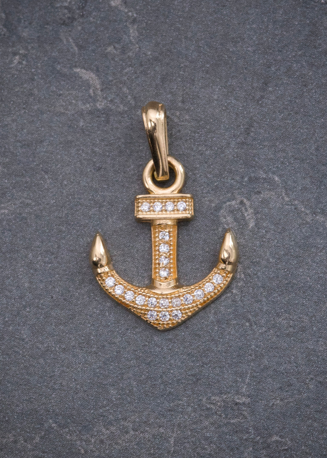 Dije Ancla con Swarovski Blanco 1.55gr / 2.2cm / 14mm — Oro Amarillo