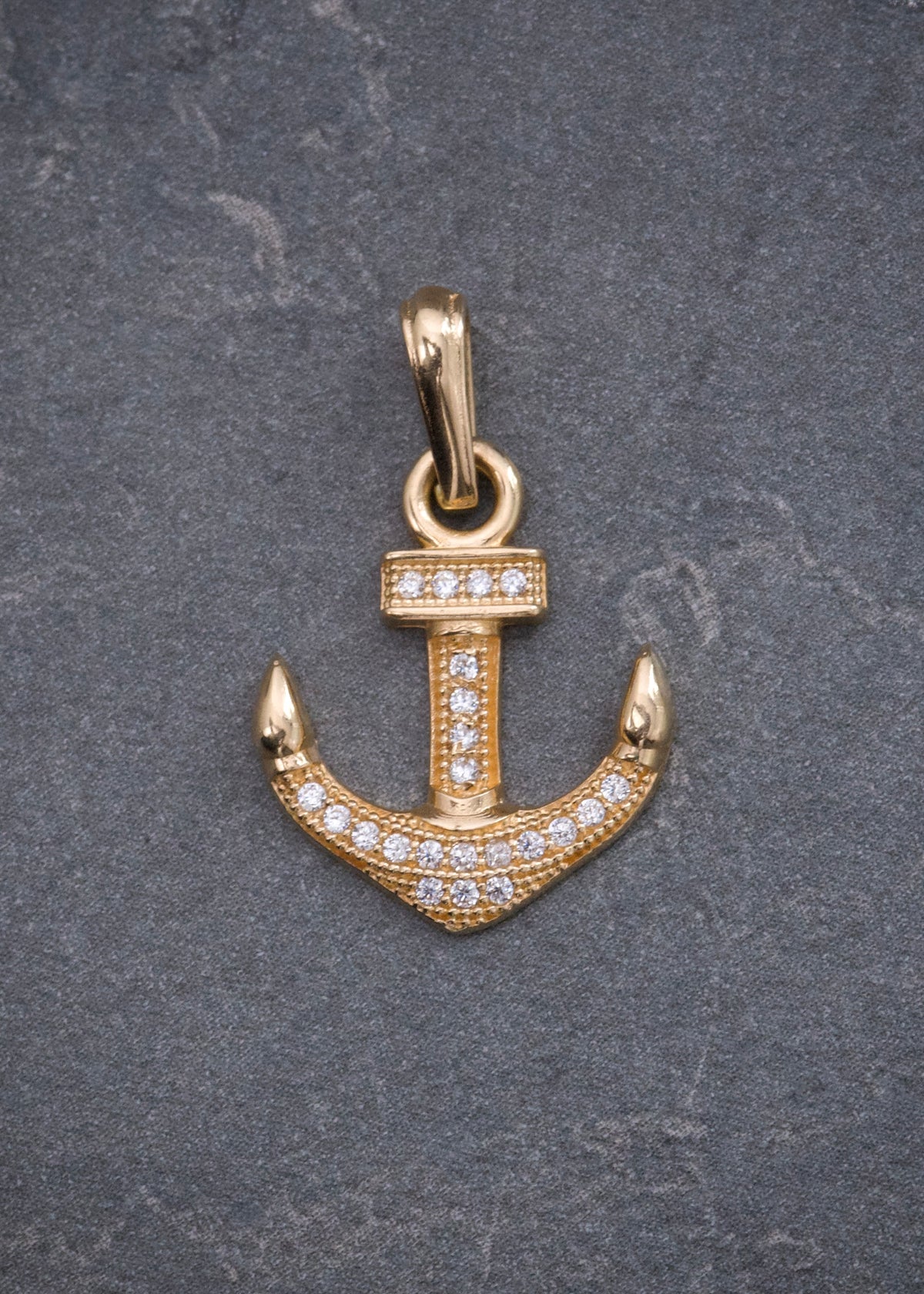 Dije Ancla con Swarovski Blanco 1.55gr / 2.2cm / 14mm — Oro Amarillo