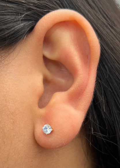 Topos con 49pts de Moissanita 0.65gr / 0.4cm / 4mm — Oro Amarillo