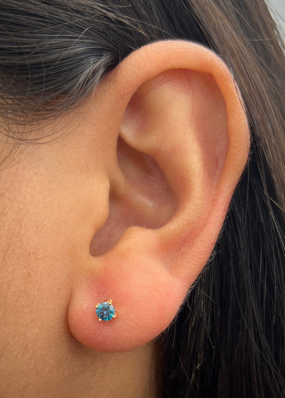 Topos con 33pts de Moissanita 0.6gr / 0.3cm / 3.5mm — Oro Amarillo