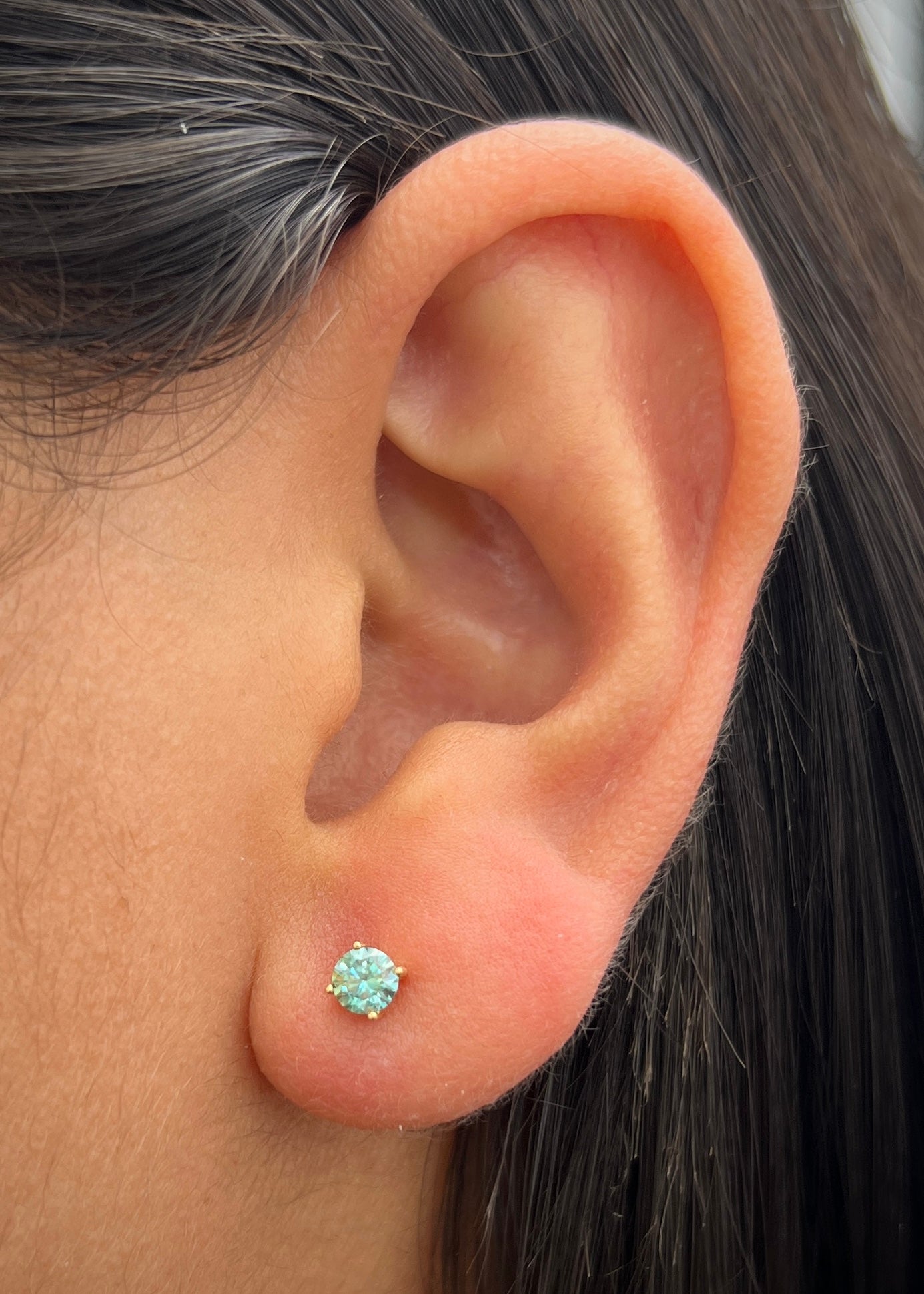 Topos con 48pts de Moissanita 0.65gr / 0.4cm / 4mm — Oro Amarillo