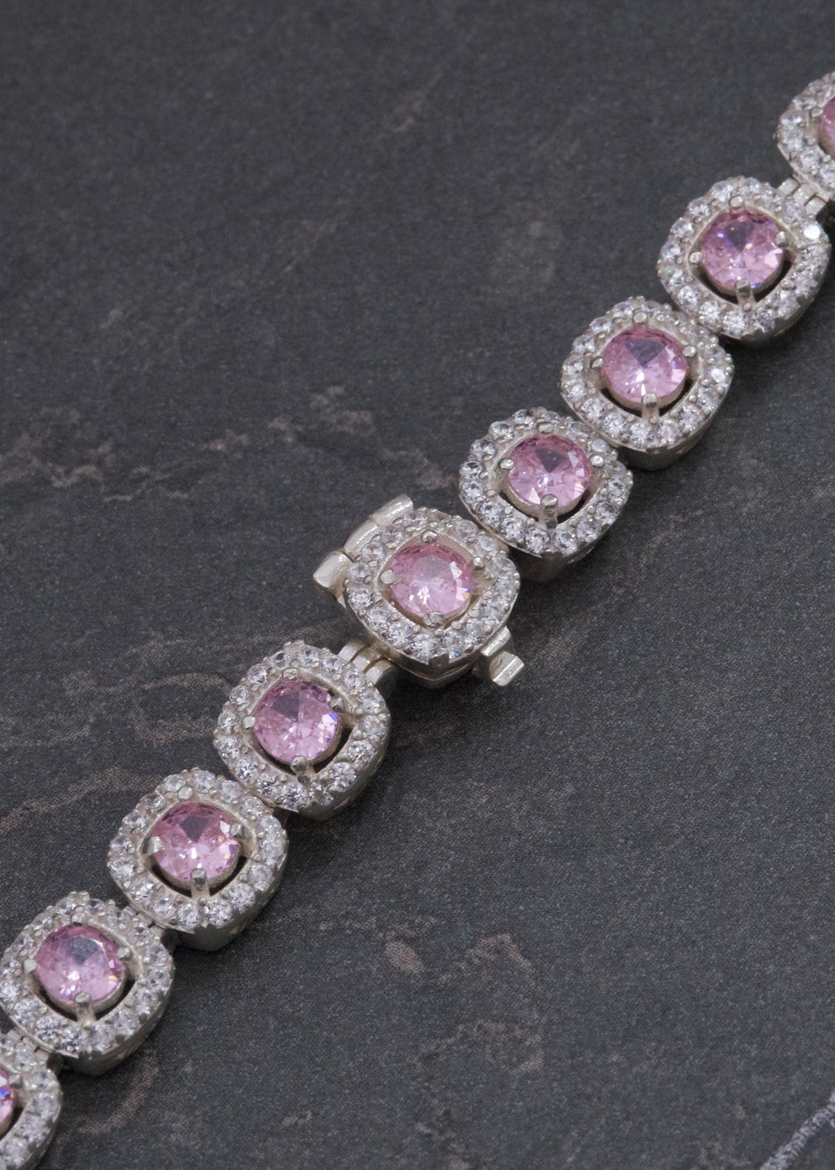 Cadena Tenis con Swarovski Rosado y Blanco 52.45gr / 45cm / 7.6mm — Plata 925